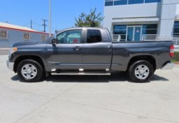2017 Toyota Tundra SR5 - Image 5