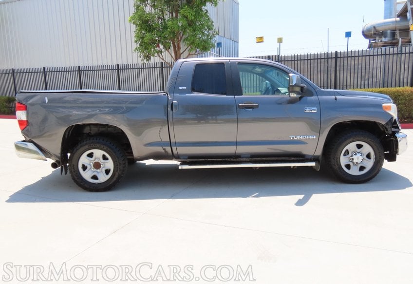 2017 Toyota Tundra SR5 - Image 6