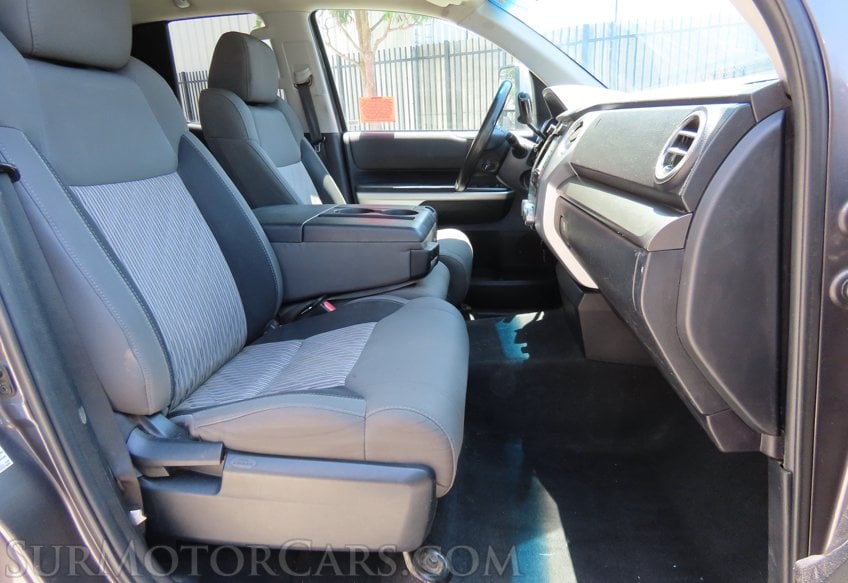 2017 Toyota Tundra SR5 - Image 20