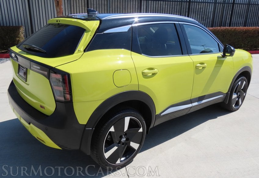 2025 Nissan Kicks SR - Image 8