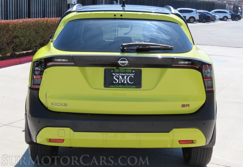 2025 Nissan Kicks SR - Image 12
