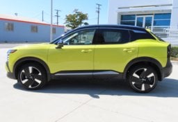 2025 Nissan Kicks SR - Image 6
