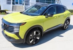 2025 Nissan Kicks SR - Image 2