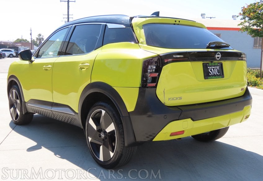 2025 Nissan Kicks SR - Image 7