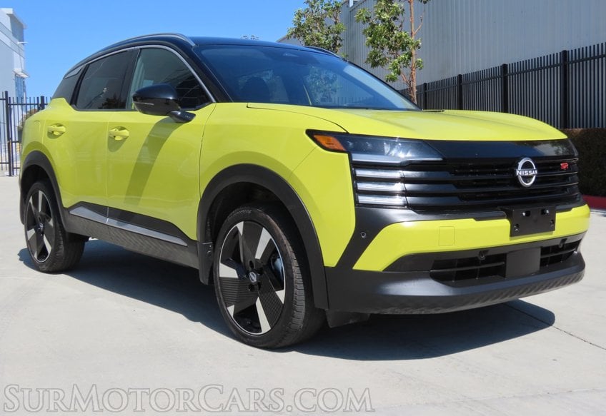 2025 Nissan Kicks SR - Image 4