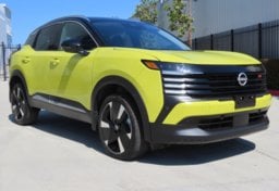 2025 Nissan Kicks SR - Image 4