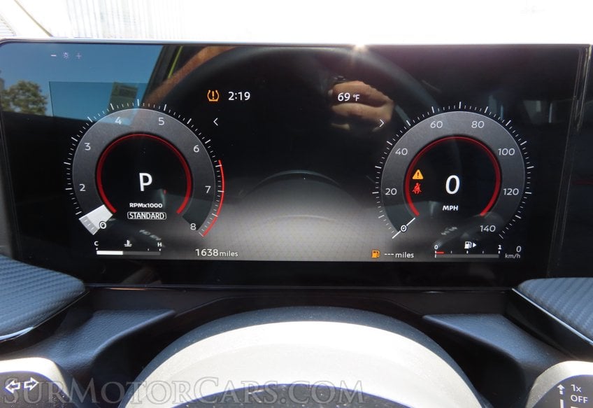 2025 Nissan Kicks SR - Image 21