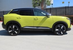 2025 Nissan Kicks SR - Image 5