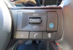 2025 Nissan Kicks SR - Image 25