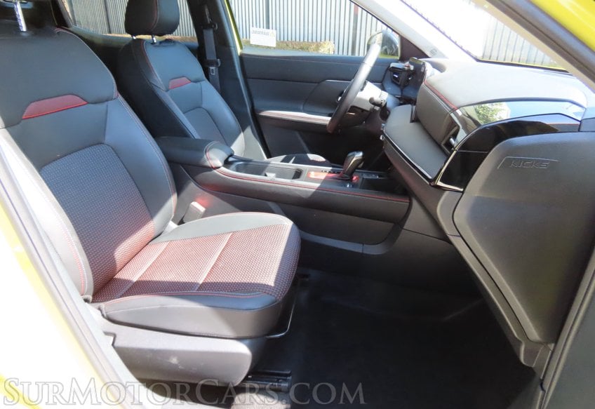 2025 Nissan Kicks SR - Image 49