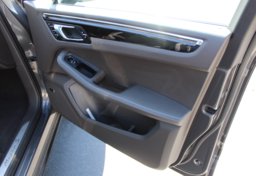 2015 Porsche Macan S AWD - Image 69