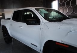 2024 GMC Canyon - Image 15