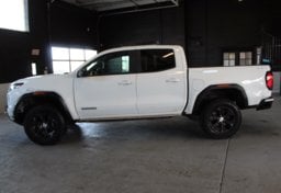 2024 GMC Canyon - Image 9