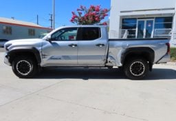 2026 Toyota Tacoma TRD Off-Road - Image 5