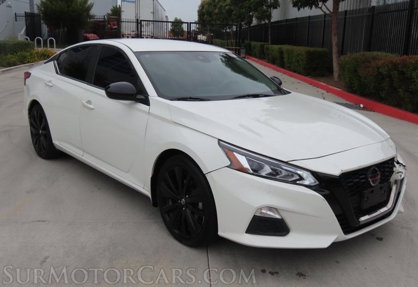 2022 Nissan Altima - Image 2