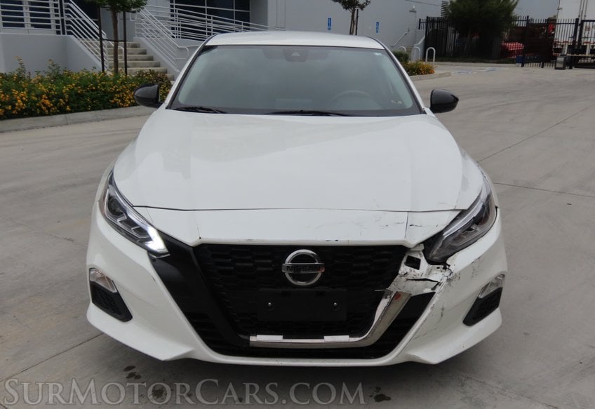 2022 Nissan Altima - Image 12