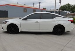 2022 Nissan Altima - Image 5