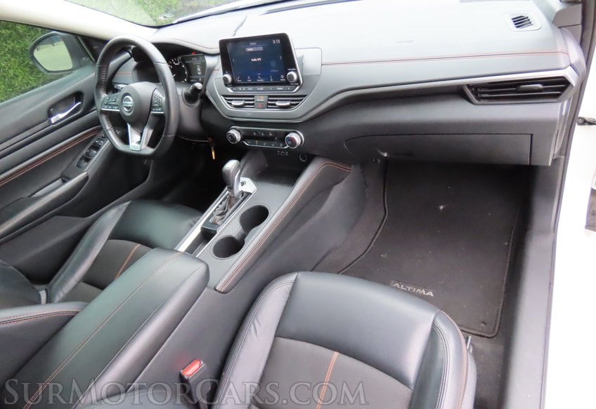 2022 Nissan Altima - Image 25