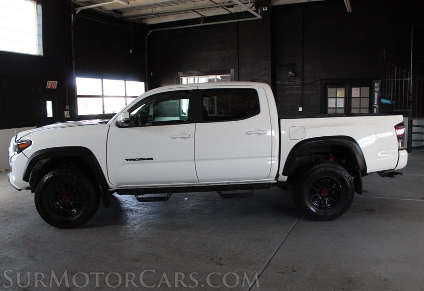 2023 Toyota Tacoma TRD Pro - Image 10