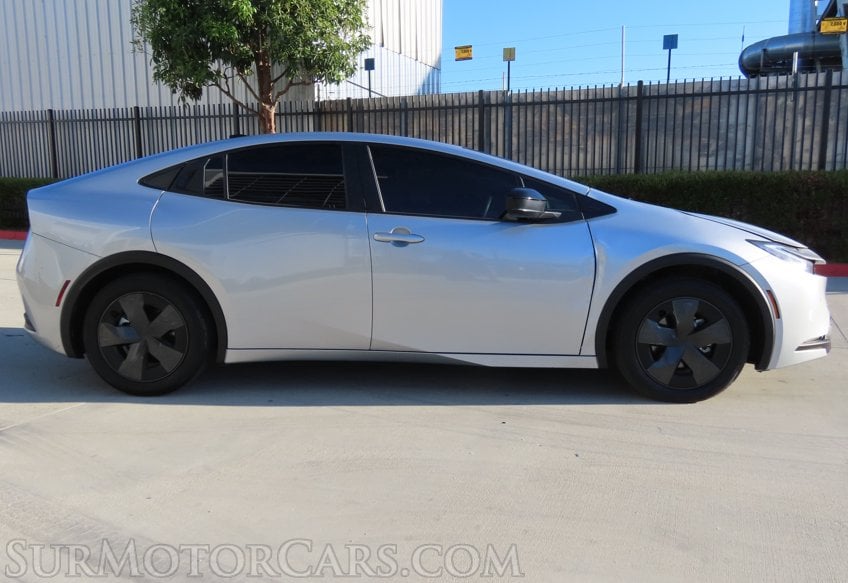 2026 Toyota Prius LE - Image 5