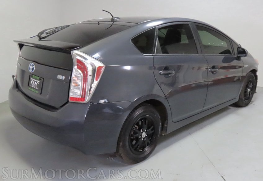 2015 Toyota Prius III - Image 44