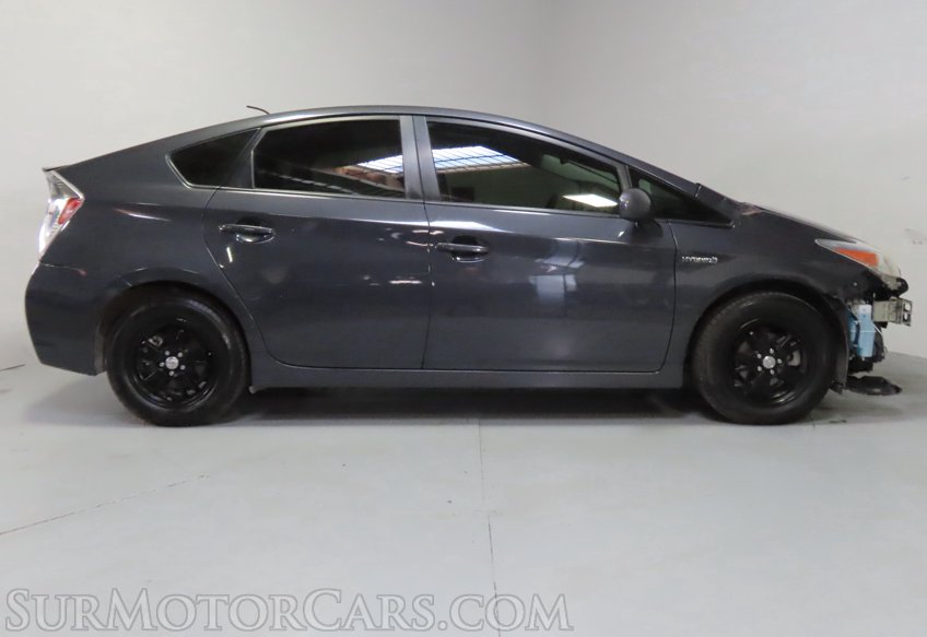 2015 Toyota Prius III - Image 45