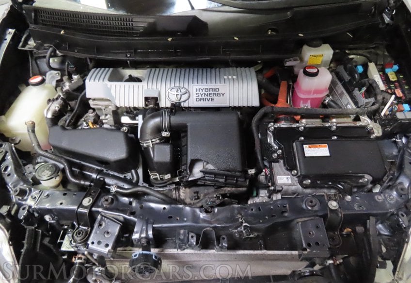 2015 Toyota Prius III - Image 28