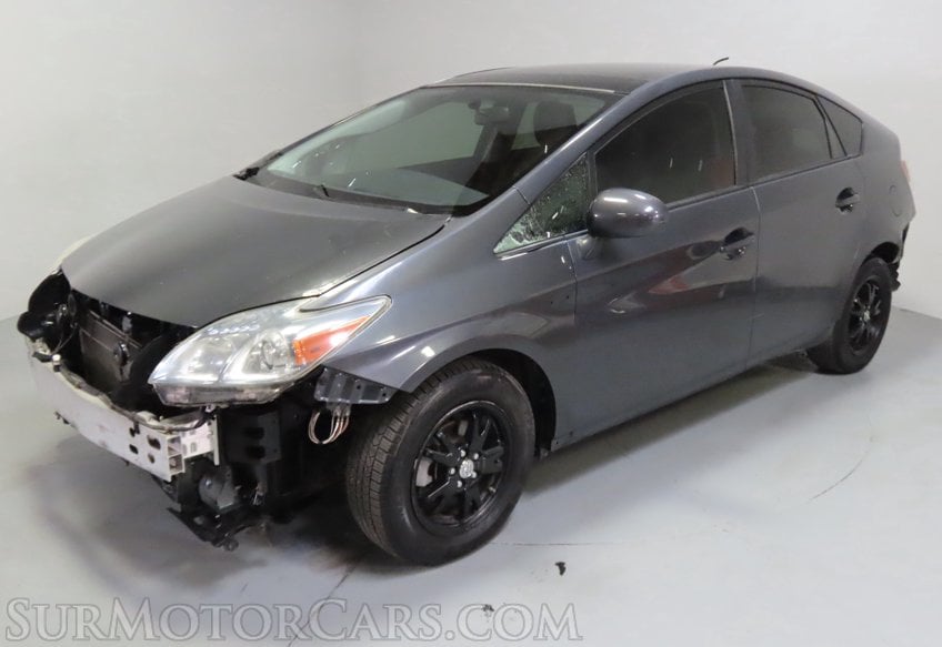 2015 Toyota Prius III - Image 2