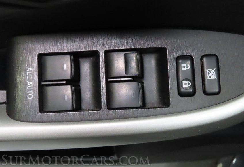 2015 Toyota Prius III - Image 21