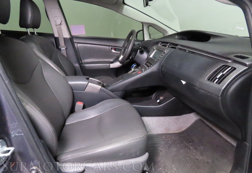 2015 Toyota Prius III - Image 48