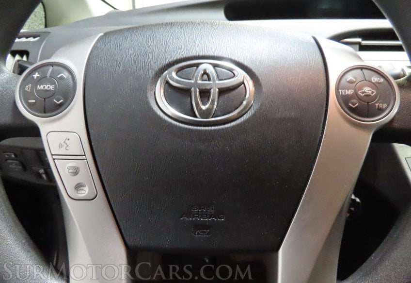 2015 Toyota Prius III - Image 42