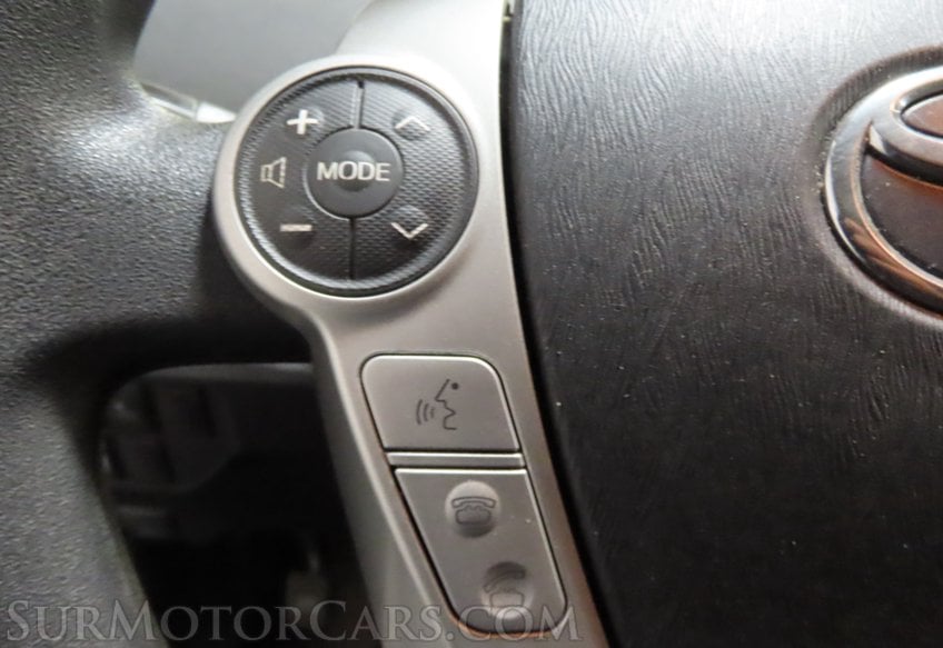 2015 Toyota Prius III - Image 39