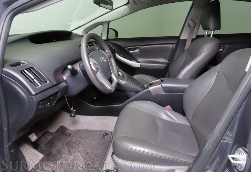 2015 Toyota Prius III - Image 24