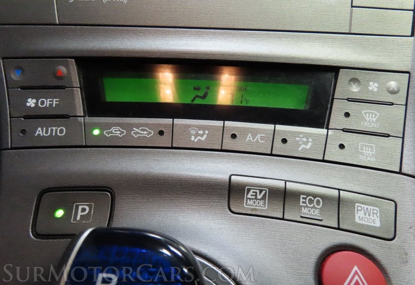 2015 Toyota Prius III - Image 33