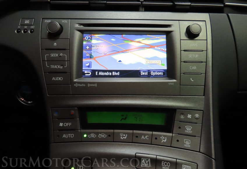 2015 Toyota Prius III - Image 36