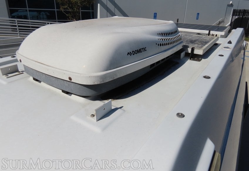 2008 Ford E-350 Frontline - Image 7