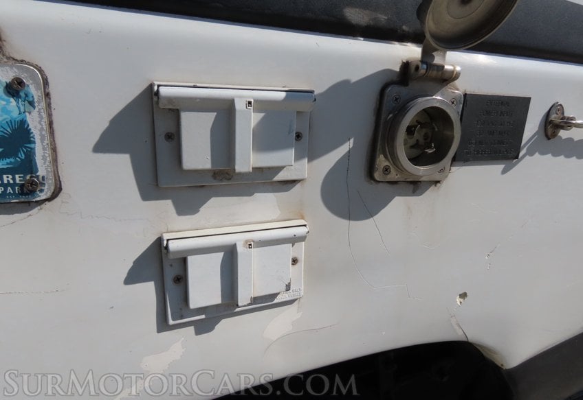 2008 Ford E-350 Frontline - Image 46