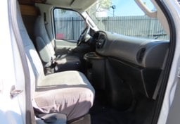2008 Ford E-350 Frontline - Image 24