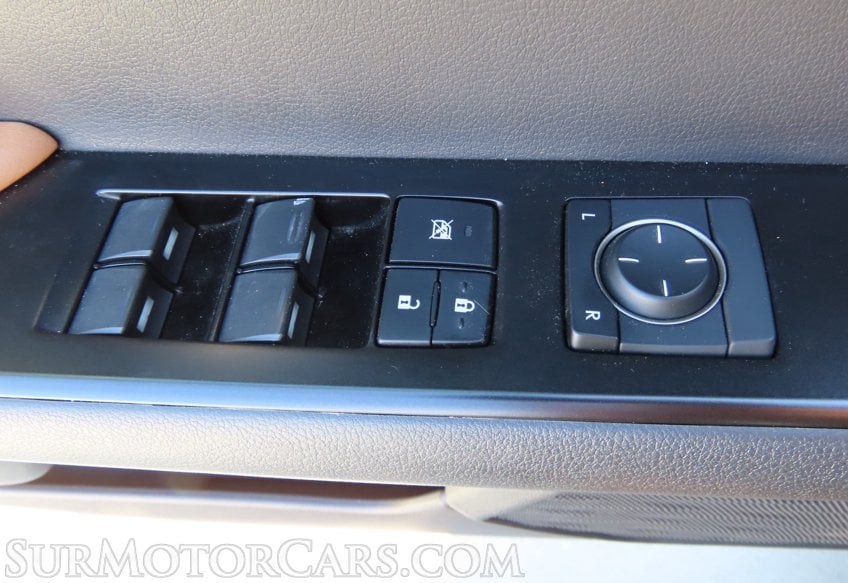 2019 Lexus UX 200 - Image 25
