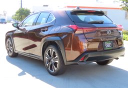 2019 Lexus UX 200 - Image 7