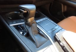 2019 Lexus UX 200 - Image 17