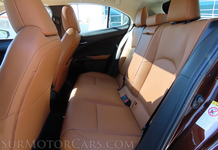 2019 Lexus UX 200 - Image 38