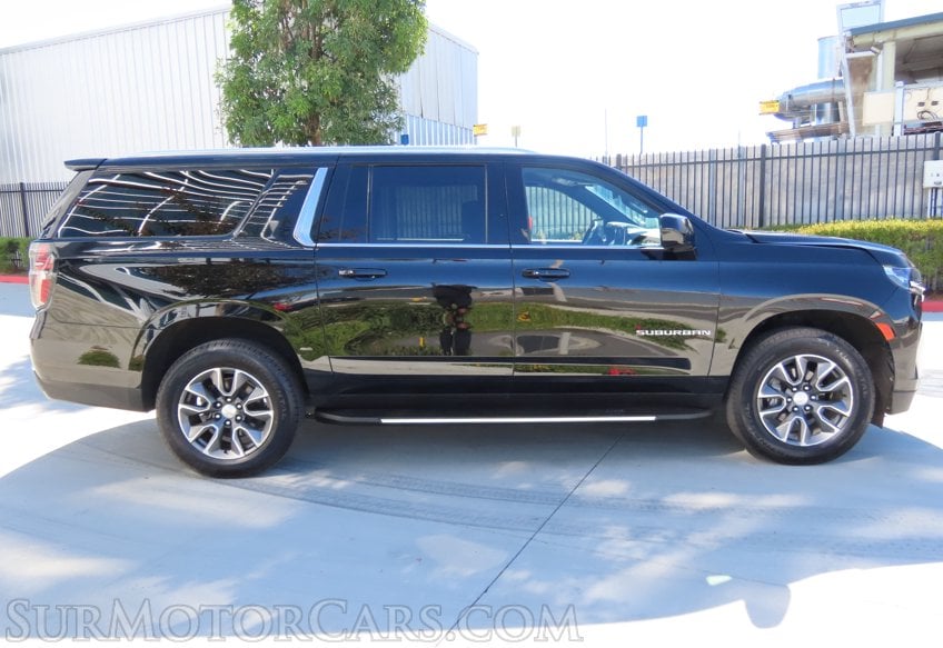2024 Chevrolet Suburban LT - Image 6