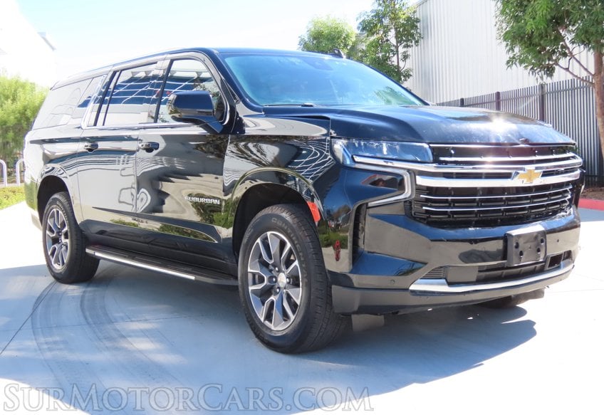 2024 Chevrolet Suburban LT - Image 3