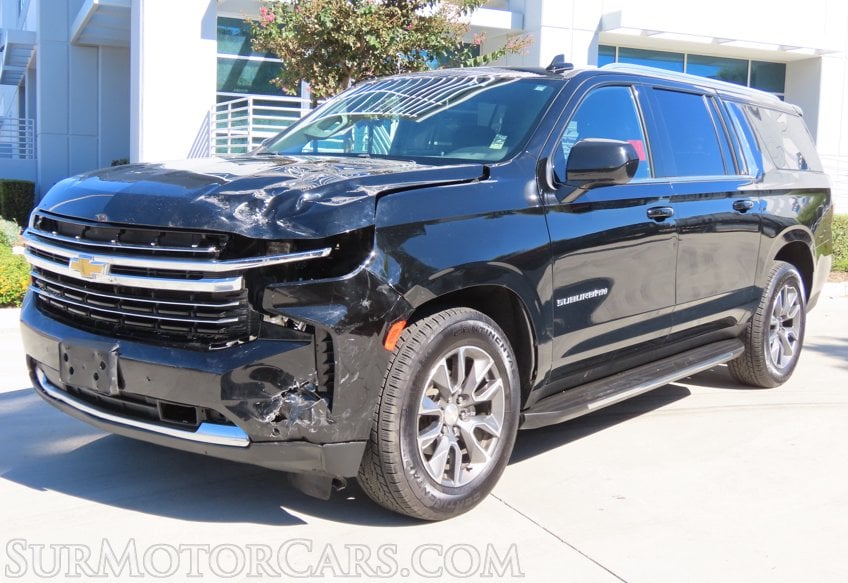 2024 Chevrolet Suburban LT - Image 4