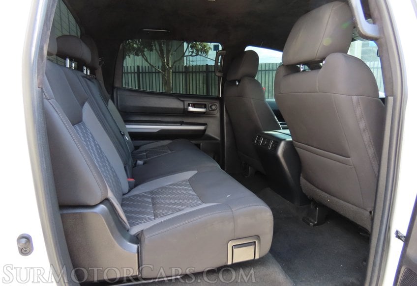 2020 Toyota Tundra SR5 - Image 32