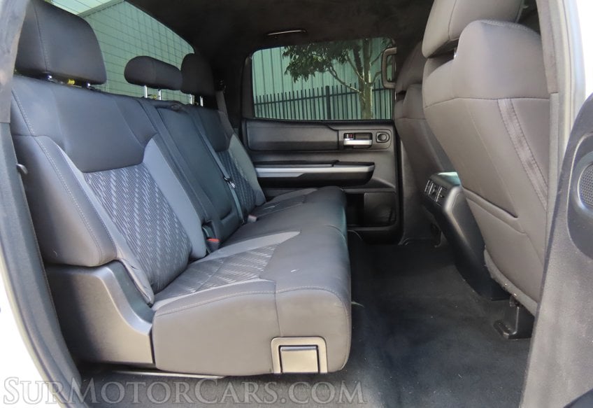 2020 Toyota Tundra SR5 - Image 30