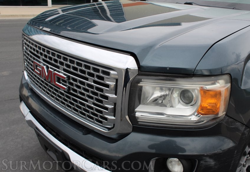 2019 GMC Canyon 4x4 Denali - Image 17
