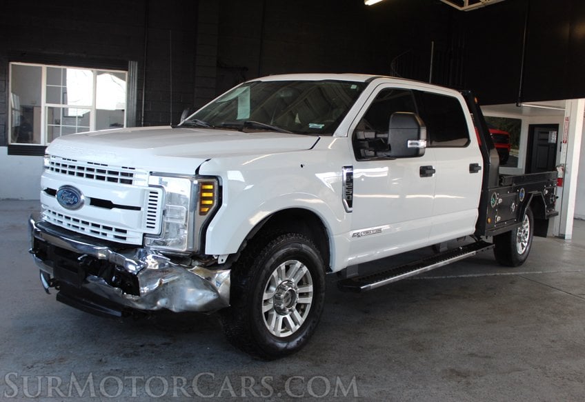 2019 Ford F-250 Super Duty 4x4 - Image 2