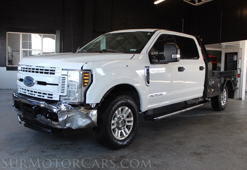 2019 Ford F-250 Super Duty 4x4 - Image 4